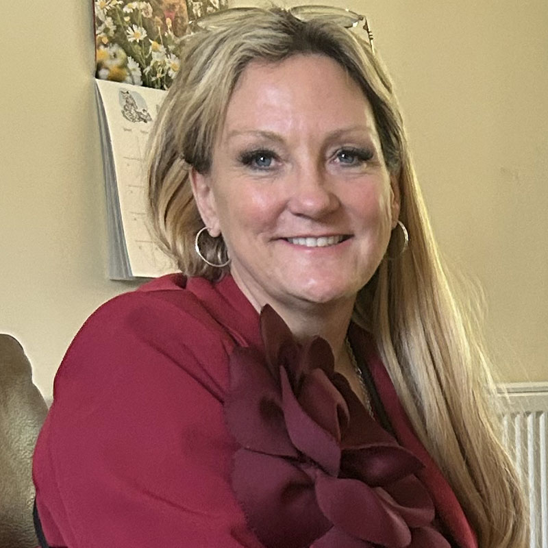 Amanda Martin, MP for Portsmouth North, visits Aura Retrofit