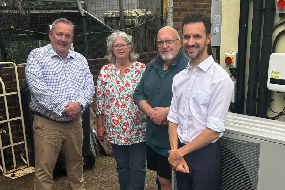 Chris Hinchliff, MP for North East Hertfordshire, meets with Aura Retrofit